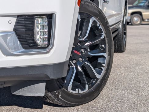 Used 2023 GMC Yukon XL Denali image 37