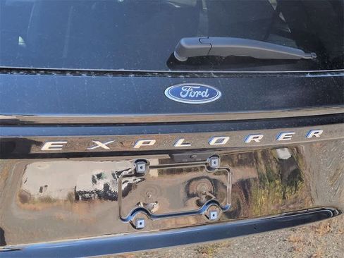 New 2026 Ford Explorer Active image 13