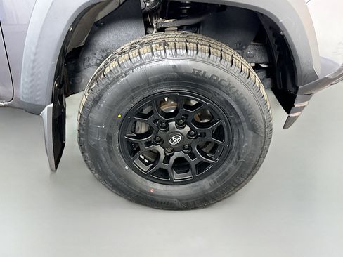 Used 2020 Toyota Tacoma SR w/ SX Package AWD/4WD image 30