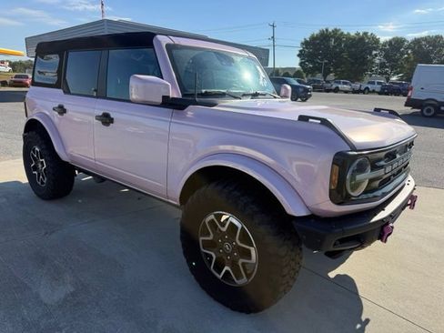 Used 2023 Ford Bronco Outer Banks AWD/4WD image 3