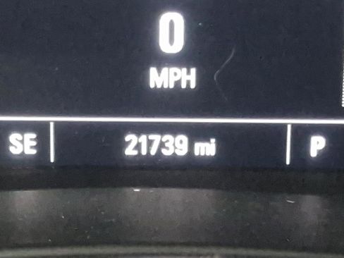 Certified 2021 Chevrolet Equinox LS image 17