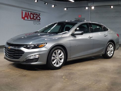 Used 2024 Chevrolet Malibu LT image 3