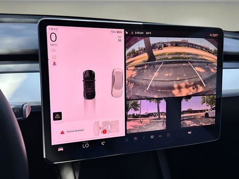Used 2022 Tesla Model Y Long Range AWD/4WD image 8