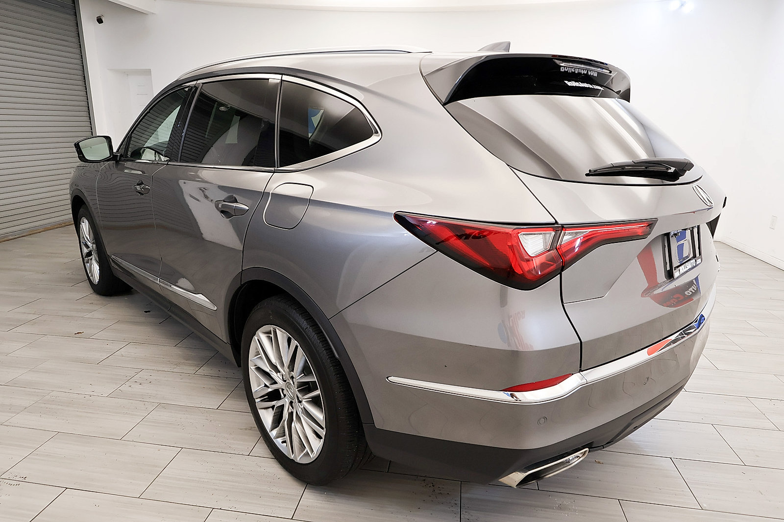 Used 2023 Acura MDX w/ Advance Package AWD/4WD image 3