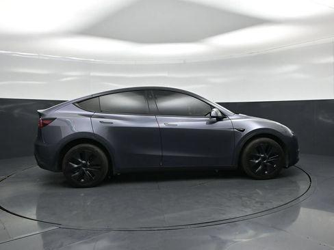 Used 2023 Tesla Model Y Long Range AWD/4WD image 18