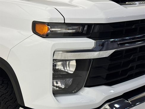 Used 2024 Chevrolet Silverado 2500 LT w/ Texas Edition image 5