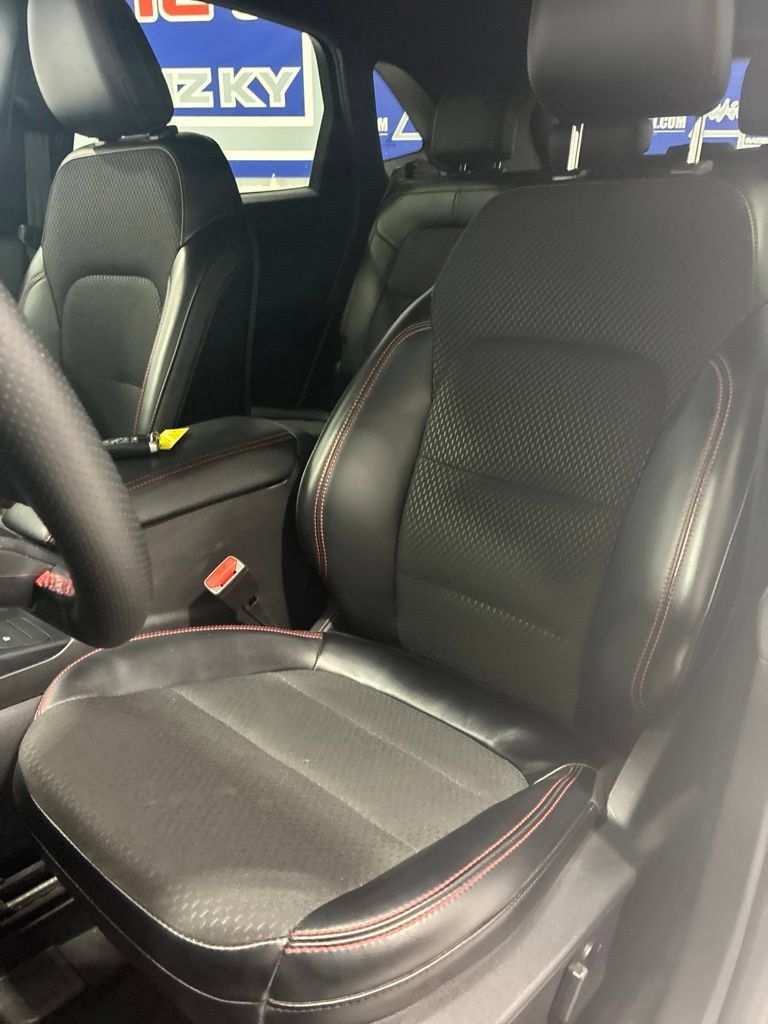 Used 2025 Ford Escape ST-Line FWD image 14