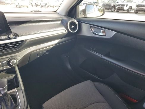 Used 2022 Kia Forte LXS image 11
