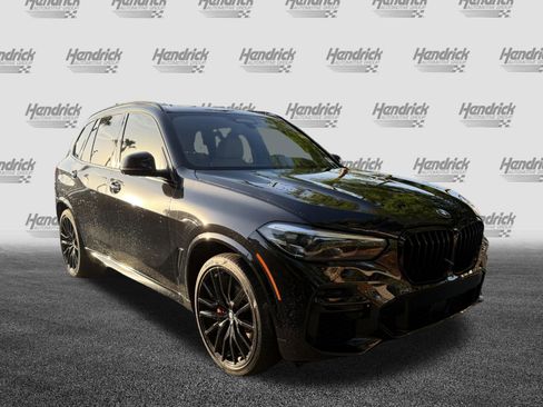 Used 2022 BMW X5 sDrive40i w/ M Sport Package RWD image 2