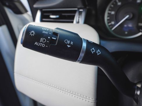 Used 2023 Land Rover Discovery Sport S image 22