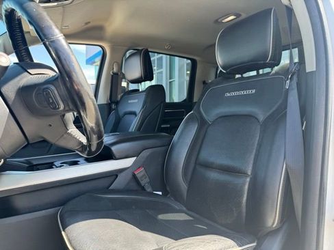Used 2022 RAM 1500 Laramie AWD/4WD image 6