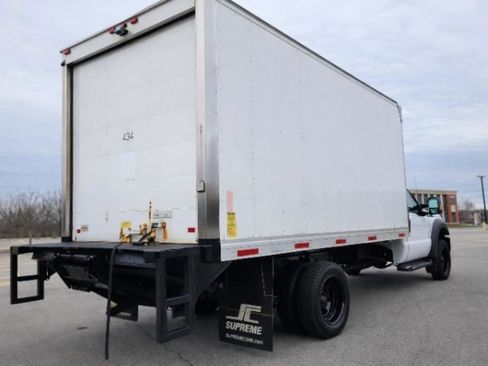 Used 2015 Ford F550 2WD Regular Cab Super Duty image 4