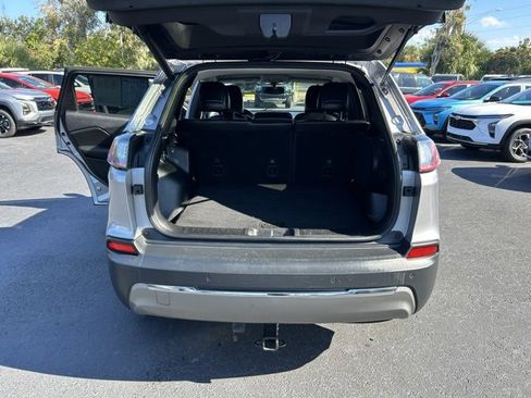 Used 2020 Jeep Cherokee Limited image 16