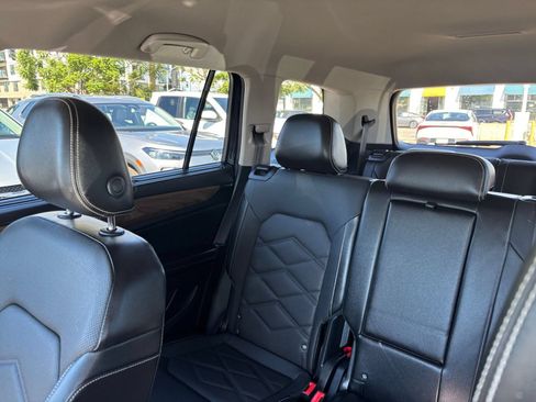 Used 2024 Volkswagen Atlas SE AWD/4WD image 41