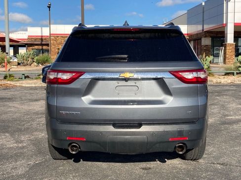 Used 2021 Chevrolet Traverse LT FWD image 5