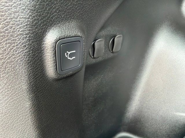 Used 2022 Jeep Cherokee Limited AWD/4WD image 33