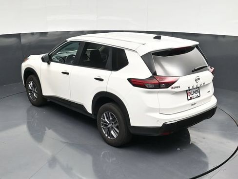 Used 2024 Nissan Rogue S AWD/4WD image 47