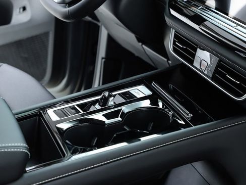 New 2026 Volkswagen Atlas SE image 74