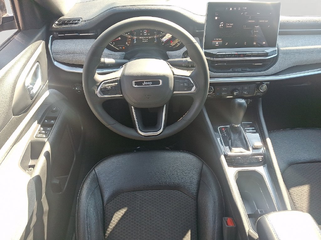Used 2024 Jeep Compass Latitude AWD/4WD image 12