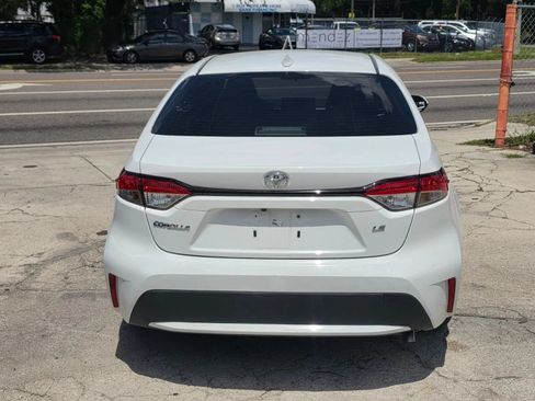 Used 2021 Toyota Corolla LE FWD image 5