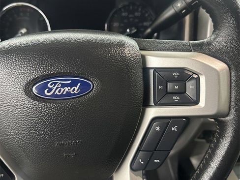 Used 2019 Ford F250 Lariat w/ Chrome Package image 17