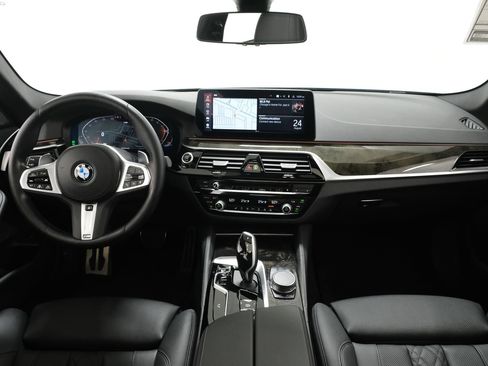 Used 2023 BMW 540i xDrive w/ M Sport Package AWD/4WD image 9