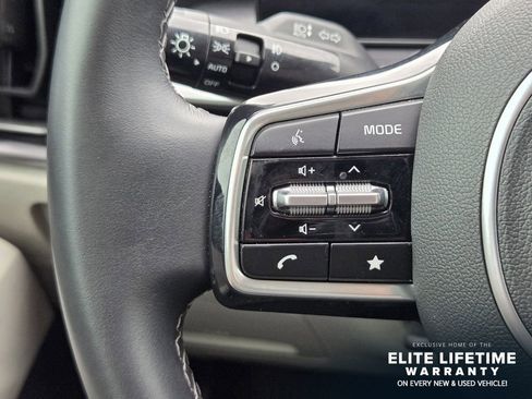 Certified 2025 Kia Sorento EX FWD image 26