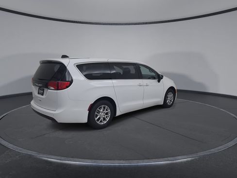 New 2027 Chrysler Pacifica LX FWD image 15