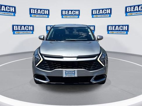 Used 2023 Kia Sportage LX AWD/4WD image 3