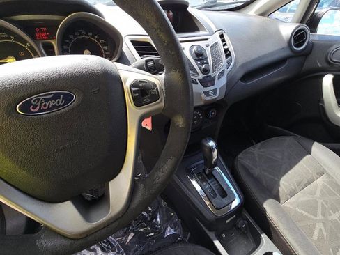 Used 2013 Ford Fiesta SE image 10