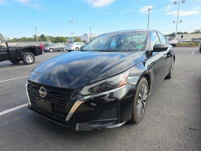 Used 2024 Nissan Altima 2.5 SV