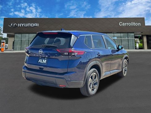 Used 2025 Nissan Rogue SV FWD image 5