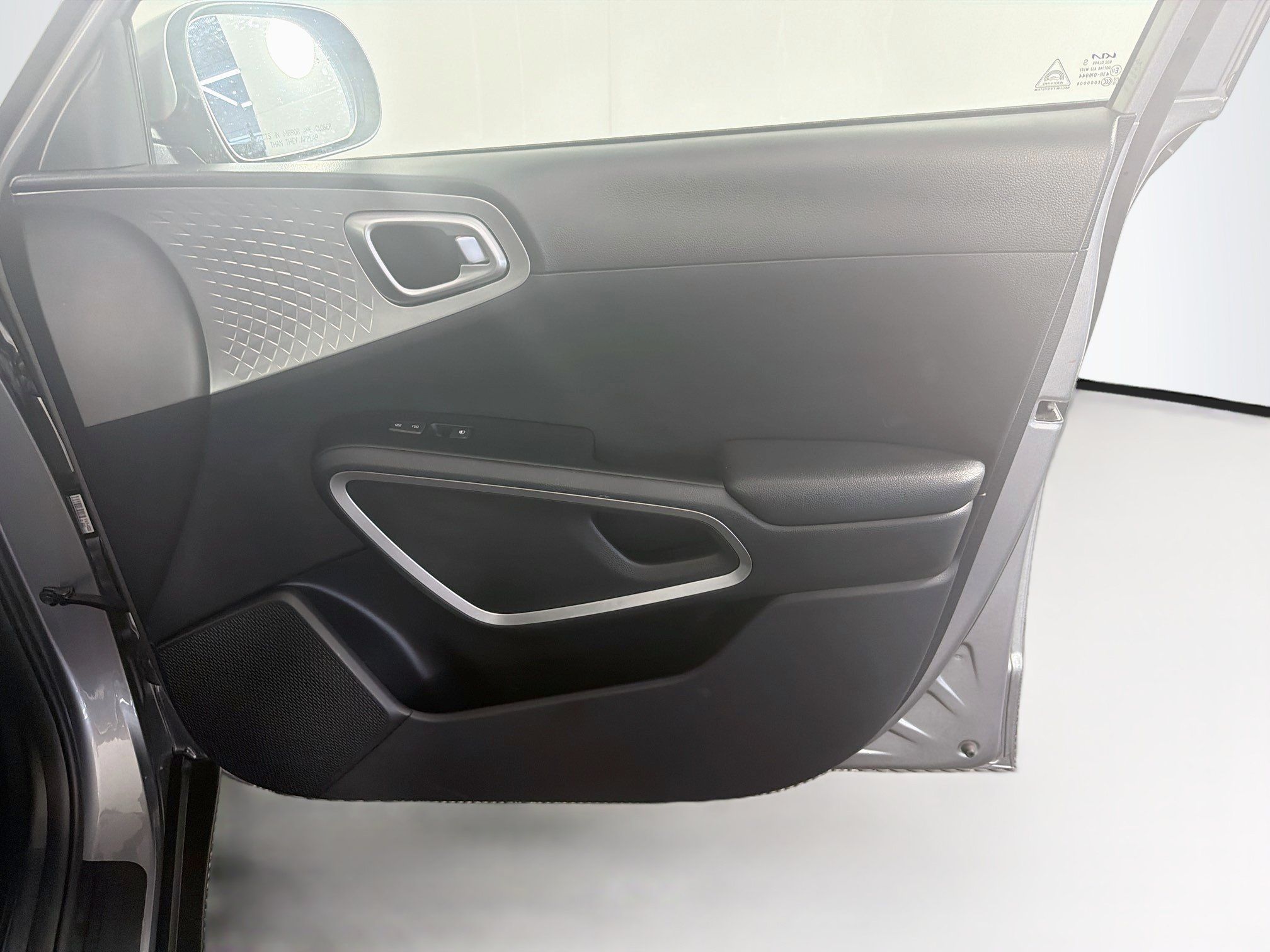 Used 2025 Kia Soul LX w/ LX Technology Package FWD image 30