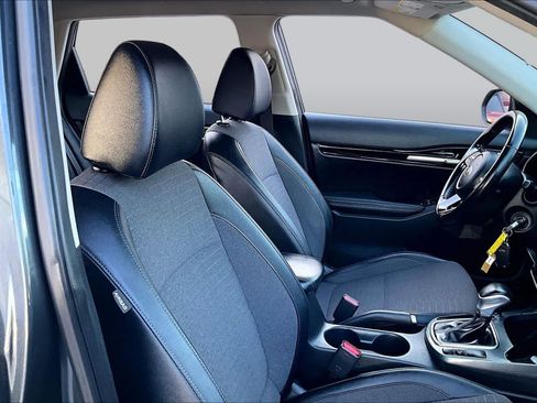 Used 2021 Kia Seltos S FWD image 9