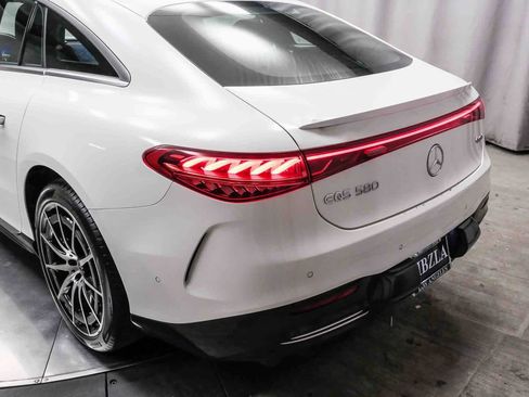 Certified 2022 Mercedes-Benz EQS 580 4MATIC Sedan image 8