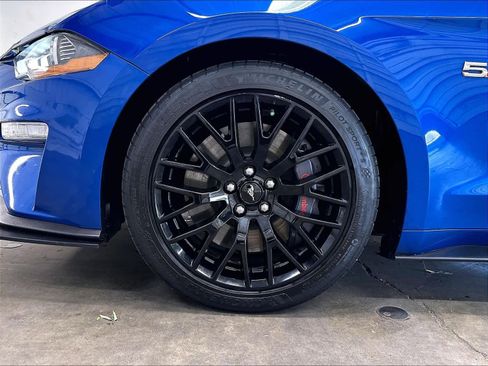 Used 2018 Ford Mustang GT Premium w/ GT Performance Package RWD image 29
