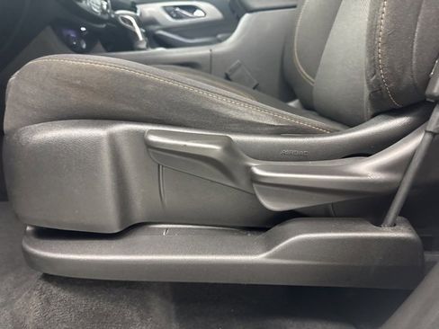 Used 2021 Chevrolet Traverse LS w/ LPO, Blackout Package image 10