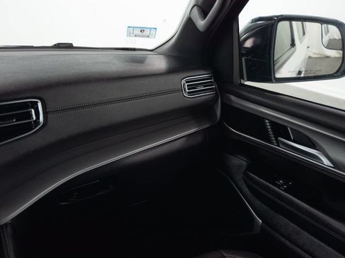 Used 2025 Jeep Wagoneer Series II AWD/4WD image 23