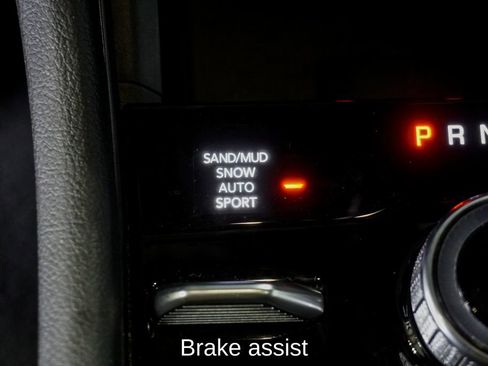 Used 2024 Jeep Grand Cherokee L Limited w/ Luxury Tech Group II image 24