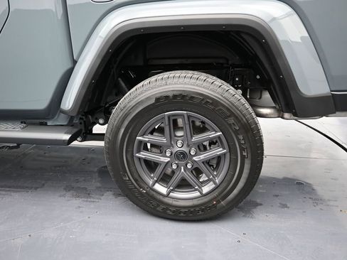 New 2026 Jeep Gladiator Sport AWD/4WD image 9