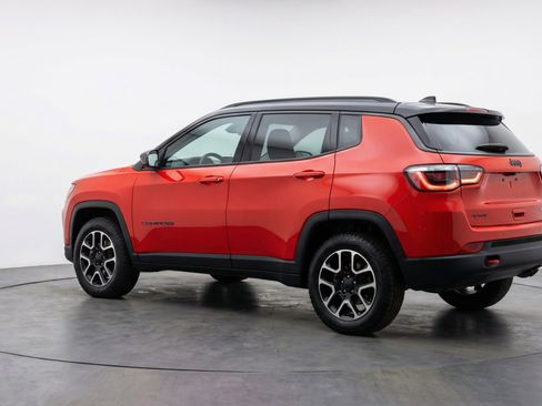 Used 2025 Jeep Compass Trailhawk AWD/4WD image 6