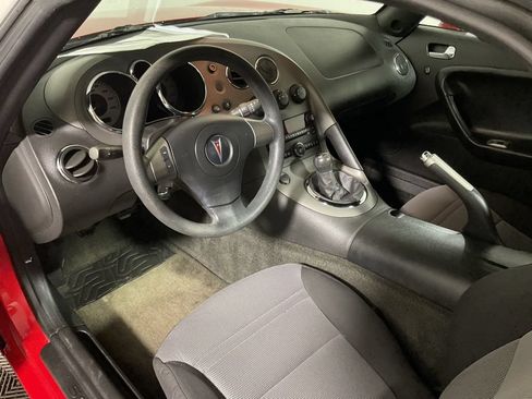 Used 2009 Pontiac Solstice Convertible w/ Preferred Package RWD image 18