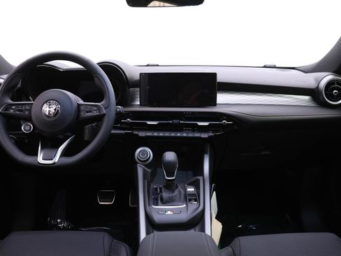 New 2025 Alfa Romeo Tonale w/ Premium Package AWD/4WD image 8