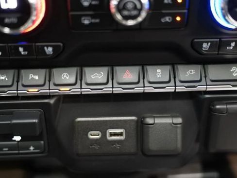 Used 2021 GMC Sierra 1500 Denali w/ Driver Alert Package II AWD/4WD image 41