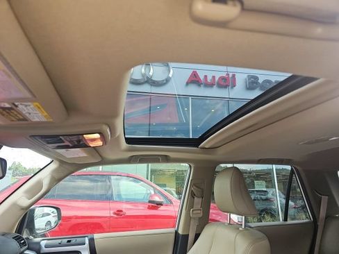 Used 2022 Toyota 4Runner Limited AWD/4WD image 8