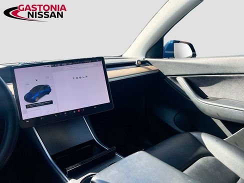 Used 2020 Tesla Model Y Long Range image 32