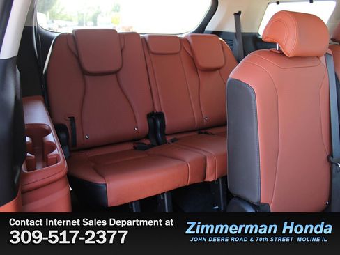 Used 2024 Kia Carnival SX FWD image 8