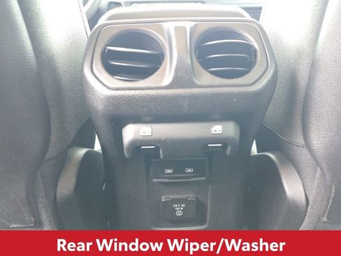 Used 2025 Jeep Wrangler Unlimited Rubicon image 18