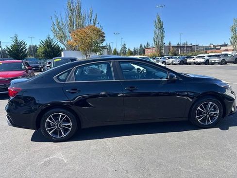 Certified 2024 Kia Forte LXS FWD image 4