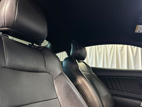 Used 2022 Ford Mustang GT Premium RWD image 18